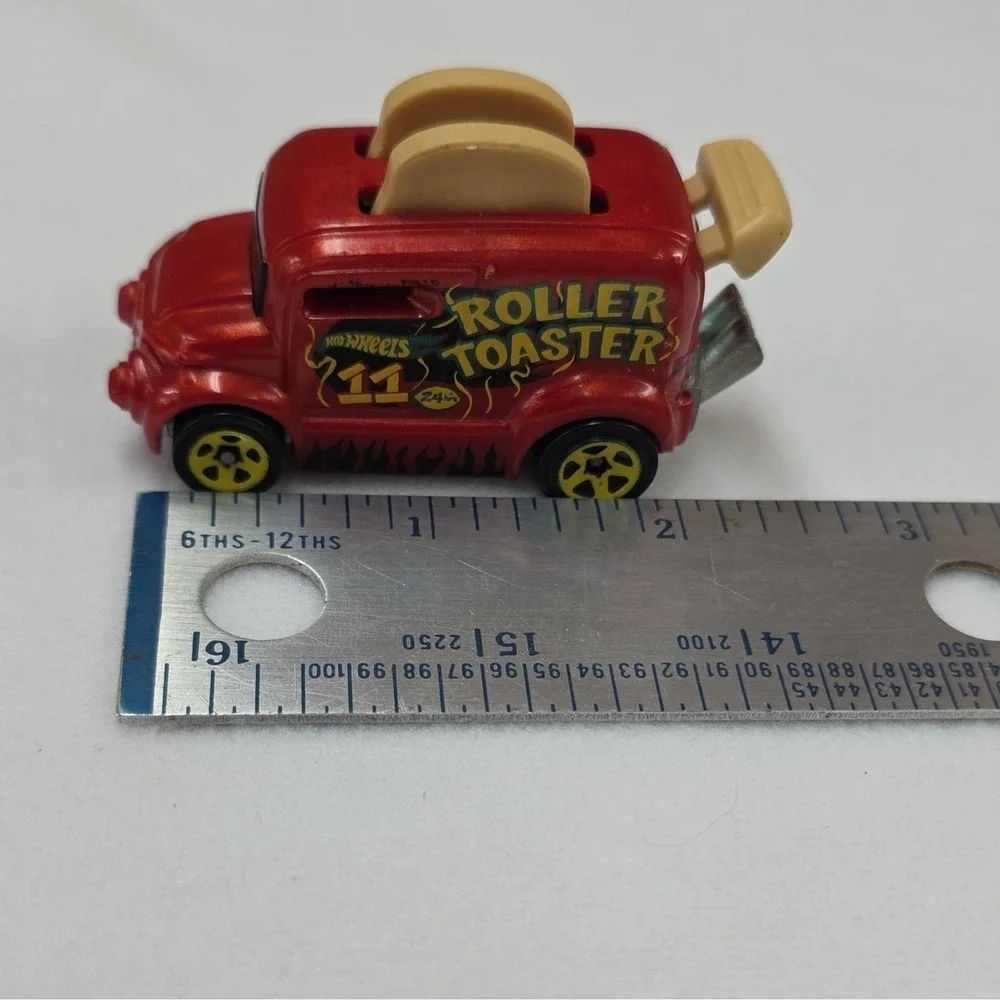 RARE Mattel Hot Wheels Roller Toaster 1:64 Diecast Car 2016 Red/Yellow/Black